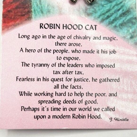 Green Robin Hood Cat Brooch - Picture 2 of 4